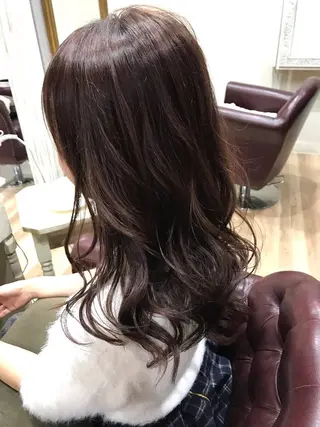 ロング カラー パーマ 亀井 結夏のヘアスタイル