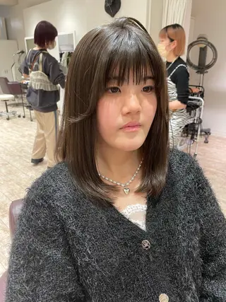 セミロング カラー behive  駅前店所属・菊地 桃花のヘアスタイル