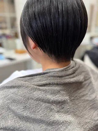 ショート HIROKI/艶カラ ー/くびれショートのヘアスタイル