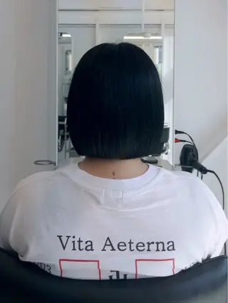 ショート kosoraベージュ ハイトーン/デザインのヘアスタイル