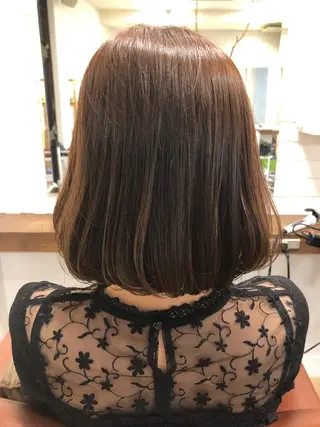 ショート カラー uni（ウニ）所属・西村 有紗のヘアスタイル