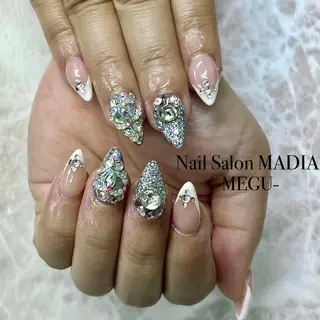ネイル MADIA藤沢所属・MADIA MEGUのネイルデザイン