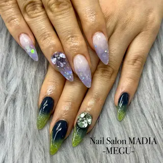 ネイル MADIA藤沢所属・MADIA MEGUのネイルデザイン