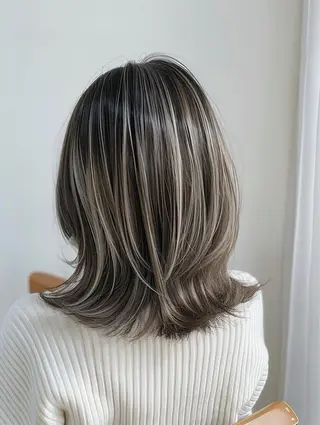 ミディアム motoトップカラー リスト/ブリーチカラのヘアスタイル