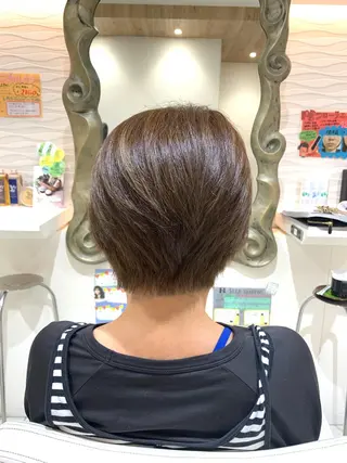 ショート カラー 松吉 純平のヘアスタイル