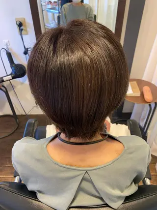 ショート カラー 【nui 茨木】 原田美紅のヘアスタイル