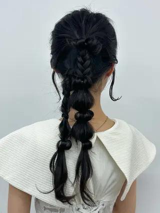 ロング ヘアアレンジ rebloom所属・山之内匠/艶カラー/ ハイトーン/ブリーチのヘアスタイル