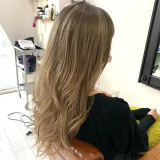 ロング カラー ハイライト✨髪質改善 TAKAさんです😊のヘアスタイル