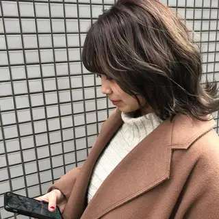 カラー 伊東 彩花のヘアスタイル