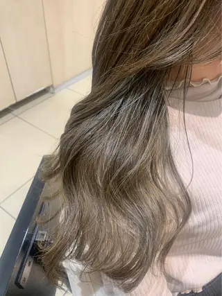 ロング カラー 森野美咲🇰🇷 レイヤー/顔周りのヘアスタイル