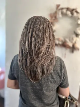 セミロング カラー Style Tのヘアスタイル