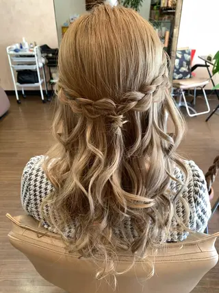 ロング ヘアアレンジ coupe ciseauxのヘアスタイル