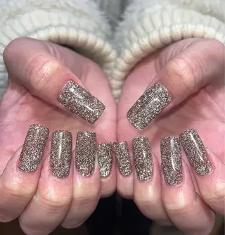 ネイル ニコネイル八王子店所属・永山 未蘭のネイルデザイン