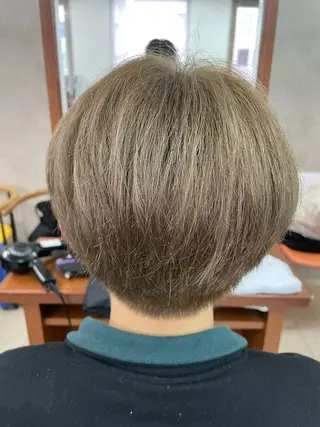 ショート メンズ 🌈透明感カラー 韓国 ミライ🇰🇷のヘアスタイル