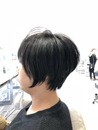 ショート カラー 駒田 拳児のヘアスタイル