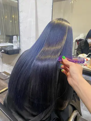 ロング カラー 梅田ハイトーン チダ ヒナノのヘアスタイル