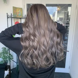 ロング カラー 袴田 伊代のヘアスタイル