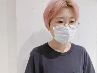 ショート カラー タカハシ ハヤトのヘアスタイル