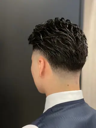 ショート パーマ 澤田 亮之介のヘアスタイル