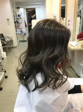 ミディアム カラー ささき まさとのヘアスタイル