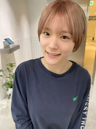 ミディアム カラー 似合わせカット レイヤーボブウルフのヘアスタイル