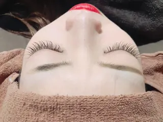 マツエク・マツパ RADnoel 梅田茶屋町のヘアスタイル