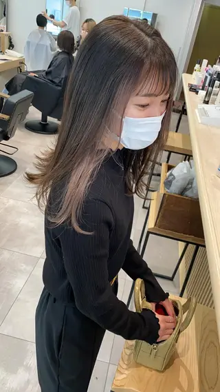 セミロング カラー 韓国風デザイン 💐MIZUKI💐のヘアスタイル