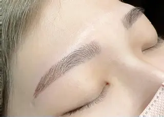 アイブロウ B's緑店 eyelist川上のエステ・リラクイメージ