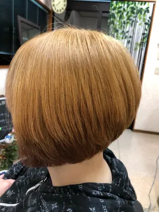 ショート カラー ヘアサロン モカ所属・石塚 浩のヘアスタイル