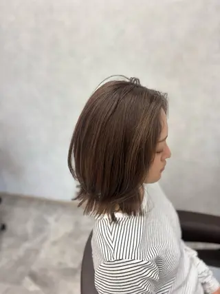 ミディアム カラー KEEN.所属・よこみぞ こなつのヘアスタイル