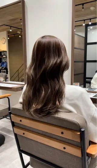 セミロング 朝5分でキマる艶髪 ／ヤマダのヘアスタイル