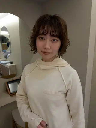 ミディアム パーマ yiye   神宮前所属・manami /暖色 /カットモデル募集のヘアスタイル