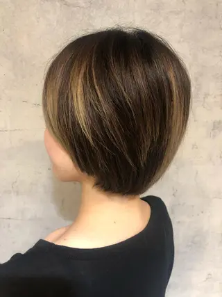 ショート 髪質改善&ブリーチ 伊勢 祐一郎のヘアスタイル