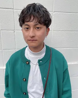 パーマ メンズ パーマ、髪質改善 カズマのヘアスタイル