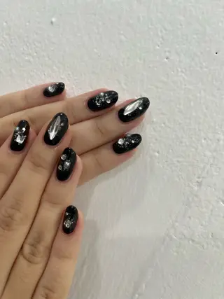 ネイル 鈴木 愛理のネイルデザイン