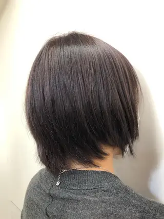 ショート カラー 芝田  望優のヘアスタイル