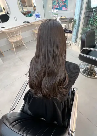 ロング カラー 梶本 裕香のヘアスタイル