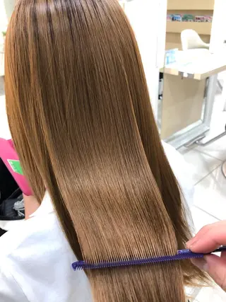 ロング Ash 山田 勇太のヘアスタイル