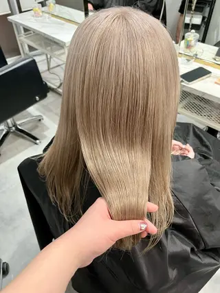 セミロング カラー 🎀透明感ブリーチ カラー🎀ミズキのヘアスタイル