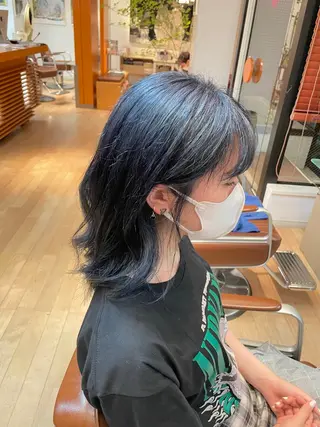 カラー L'arte所属・松並 直のヘアスタイル