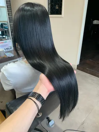 ロング Uni.所属・地毛風ストレート/ 髪質改善/榎本流行のヘアスタイル