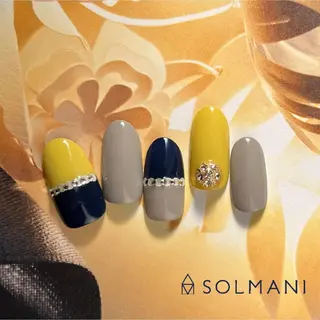 ネイル SOLMANI 予約担当のネイルデザイン