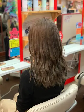 セミロング たけい ゆうきのヘアスタイル