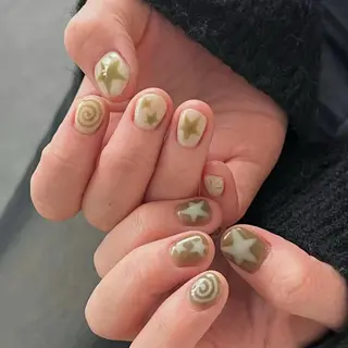 ネイル チョウ シイのネイルデザイン