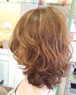 パーマ 若泉 真梨のヘアスタイル