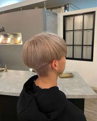 カラー メンズ ブリーチカラー🫧 いぐち しょうた🫧のヘアスタイル