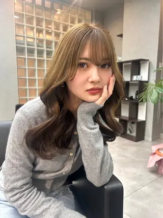 ロング カラー moe🎀 透明感カラーのヘアスタイル