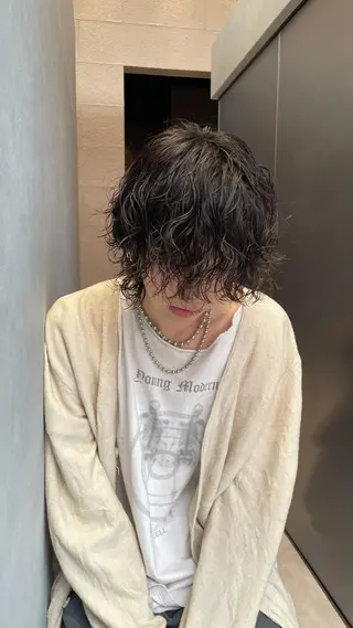 パーマ メンズ EMANONシェアサロン心斎橋店所属・韓国メンズヘア ミル クティボブ 足立佳代のヘアスタイル
