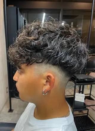ショート パーマ メンズ 石井 圭祐のヘアスタイル
