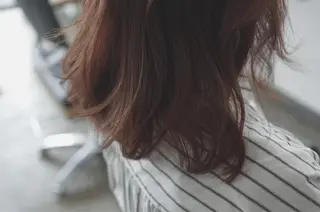 ミディアム カラー クセ毛お悩みの方 四宮桂佑のヘアスタイル